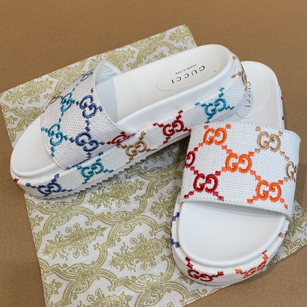 Gucci Women's GG White and Multicolor Slide Sandals - Picture 3 of 4